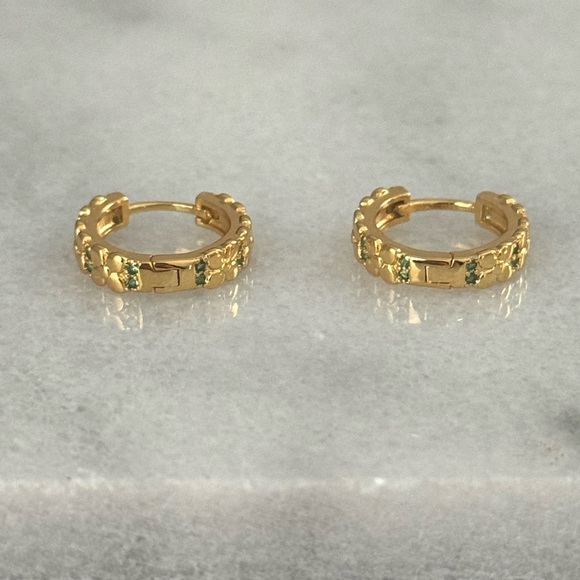 Gold Green Crystal Flower Pave Hoop Earrings 

Brand New - Picture 2 of 4